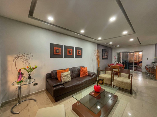 Imagen 6 de 20 de Re/max. Iris Hernandez . Townhouse (250m2). Piedras Pintadas. Valencia. Codigo 136400