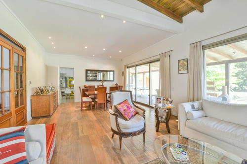 Casa De 5 Dormitorios En Venta Con Pileta - Barrio Cerrado - Aldea