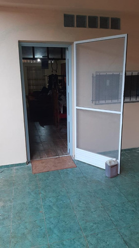 Casa En Venta - 2 Dormitorios 1 Baño - 1.700mts2 - Misiones