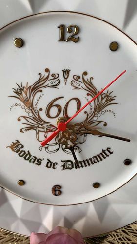 Imagem 2 de 5 de Relógio Relevo Bodas De Diamante 60 Anos 27cm