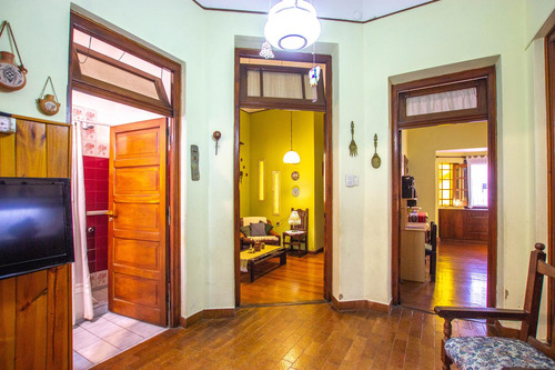 Imagen 7 de 30 de Casa 6 Ambientes Y Medio En Venta En Caseros Centro