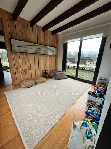 Hermosa Casa En Arriendo, En Condominio