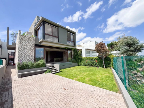 Casa En Venta En Misión San Jerónimo. 2
