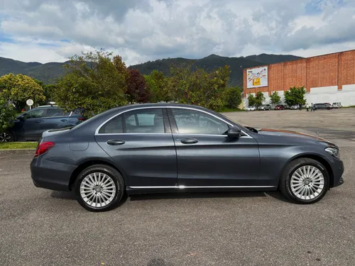 Mercedes-Benz C200 2.0 Exclusive
