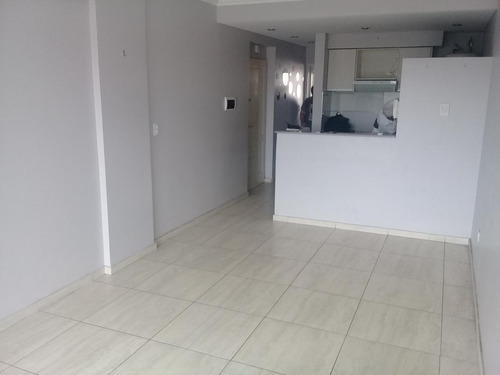 Imagen 1 de 8 de Dpto 2 Ambientes Con Vista Abierta