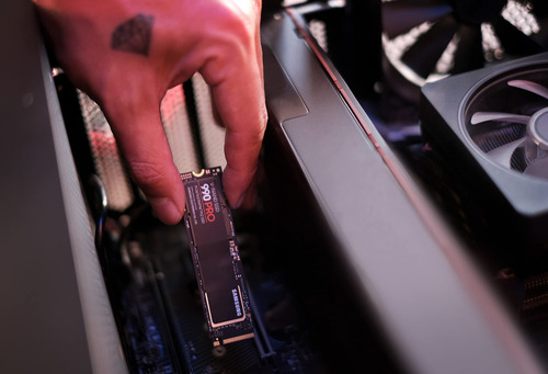 Samsung 990 Pro Con Disipador De Calor Ssd 4tb Pcie Gen.4 X4, Nvme 2.0, Disco Duro Interno M.2, Velocidad Más Rápida Para Juegos, Control De Calor, Compatible Con Playstation5 (mz-v9p4t0cw)