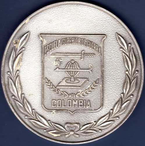 Medalla Escuela Superior De Guerra Colombia