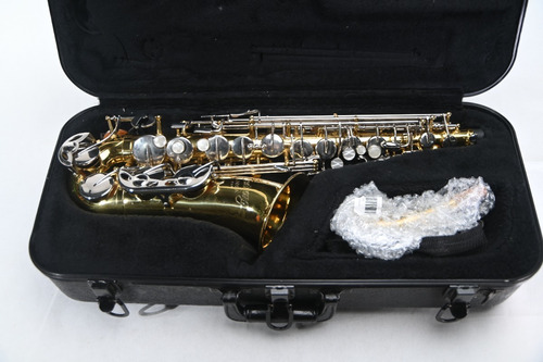 Saxofón Armstrong Americano Antiguo