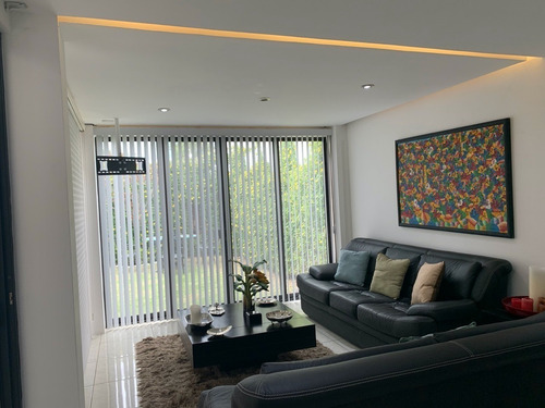 Imagen 1 de 18 de Casa En Venta En Juriquilla Con Roof Garden