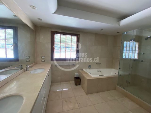 Departamento En Arriendo De 5 Dorm. En Vitacura