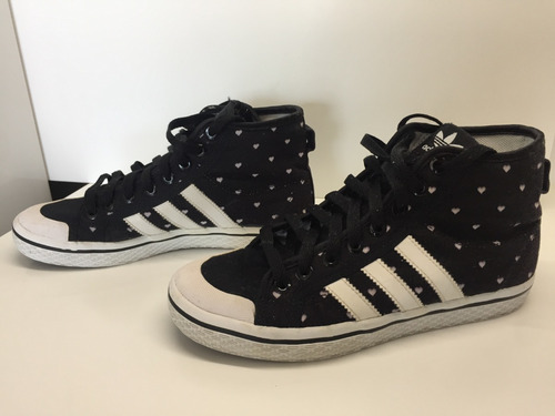 Zapatillas adidas Honey Mid Negro Con Corazones Blancos