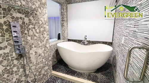 Lujosa Casa En Venta Las Villas Lecheria - Alejandro Alvarez