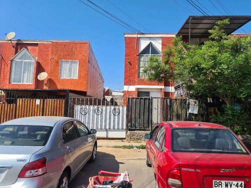 Vende Casa Patio Y Estacionamiento - Corona Sueca - Pudahuel