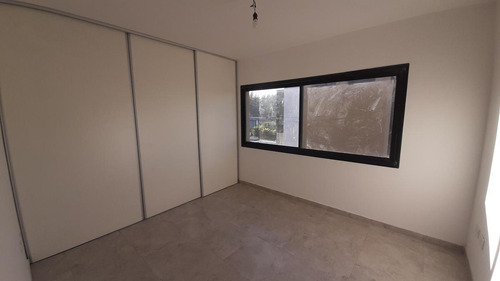 Casa En Venta - 3 Dormitorios 3 Baños - 200mts2 - Ciudad Náutica, José C. Paz