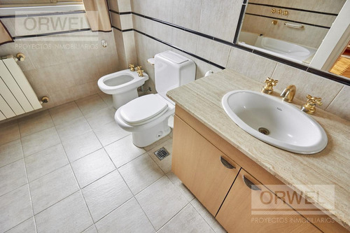 Imagen 30 de 30 de Duplex Tipo Casa Con Parrilla Y Terraza Propia - 4 Dormitorios - 2 Cocheras !!!