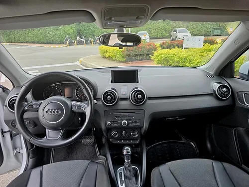 Audi A1 1.4 Tfsi Ambition Plus 5 Puertas
