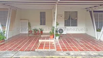 Comprar Maritza Lucena Vende Linda Y Conservada Casa En Urbanismo Privado De Cabudare, Zona Tranquila Cocina Con Granito, Tanque Subterráneo, Área De Lavandería, Vigilancia 24\u002F7.