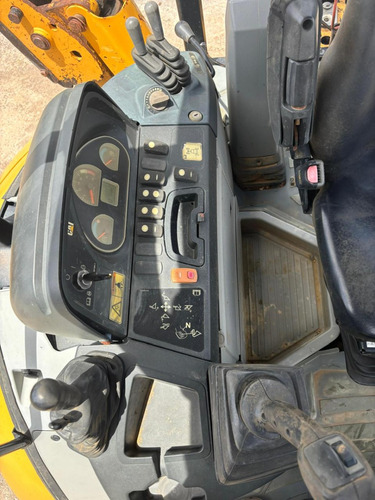 Retroexcavadora Cat 420f It 4x4 2013_cat420fejwj01195