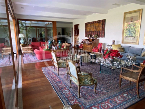 Casa En Arriendo De 5 Dorm. En Lo Barnechea