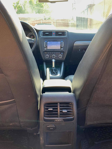 Imagen 25 de 25 de Volkswagen Vento 2012 2.0 Sportline Tsi 200cv Dsg