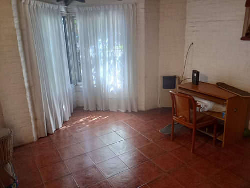 Casa 6 Ambientes, Fondo Libre. Apta Credito