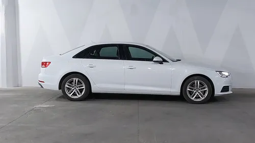 Audi A4 2.0 40 TFSI DYNAMIC DCT