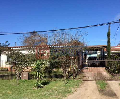 Vende Casa 3 Dormitorios Y Apartamento 1 Dormitorio