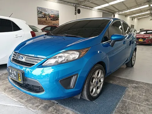 Ford Fiesta 1.6 Sportback Mecánica