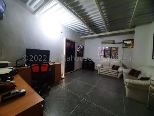 Imagen 2 de 12 de Casa En Venta En Centro San Juan, San Juan De Los Morros 23-2060 / 0424-3392775