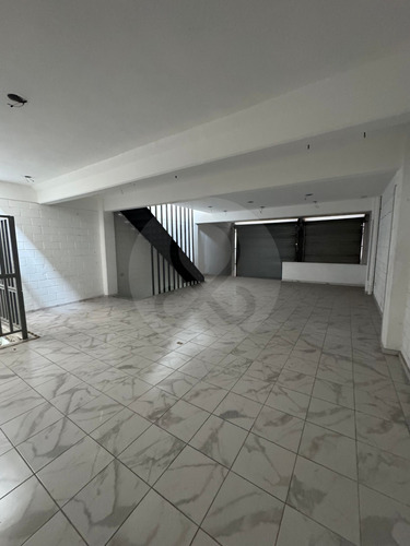 Edificio En Venta En Viveros De La Loma