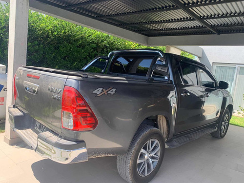 Toyota Hilux 2.8 Cd Srx 177cv 4x4 At 2016