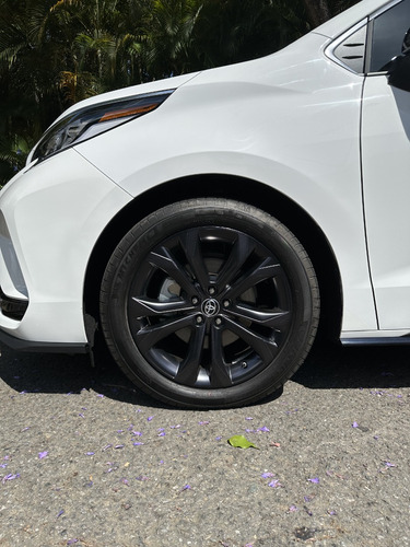 Imagen 2 de 8 de Toyota Sienna Xse 2023