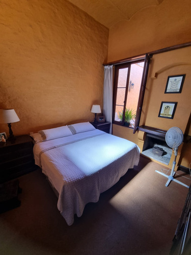Importante Casa En Barrio Sur Palermo 3 Dormitorios Jacuzzi Estufa A Leña Garage Montevideo