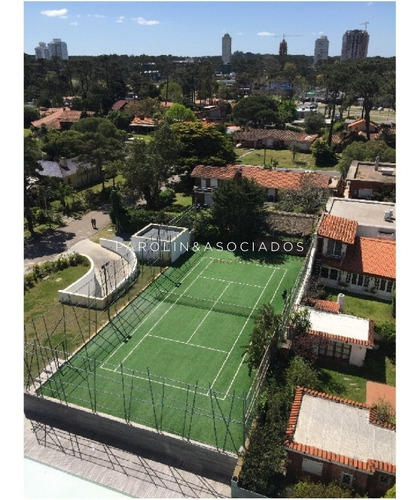 Apartamento A La Venta En Punta Del Este Edificio Sunrise- Ref: 1059