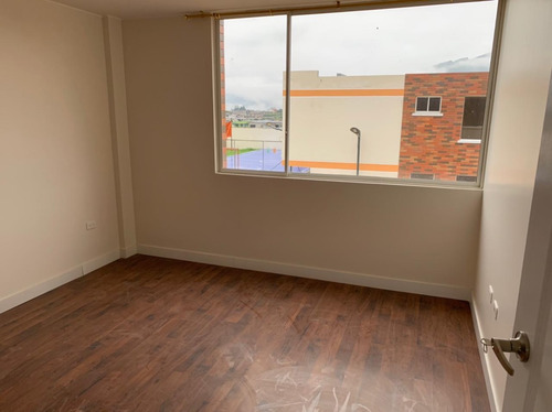 Casa En Venta En Conjunto Valle De Los Chillos
