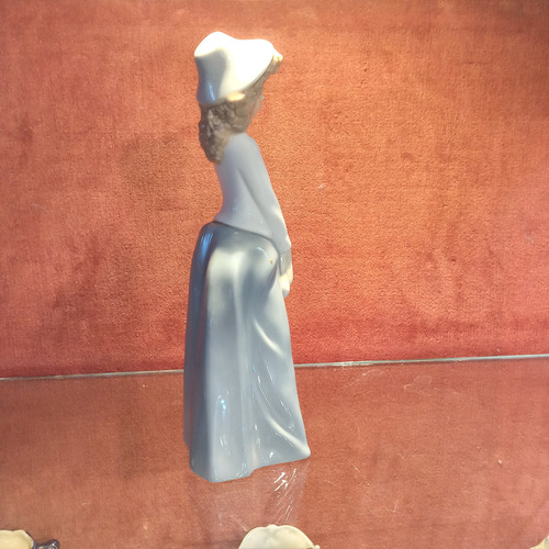 Figura De Porcelana Nao Lladro Antigua Señorita Joven Niña Azul Acero (Usado)