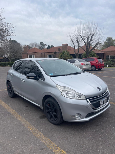 Peugeot 208 1.5 Allure Touchscreen
