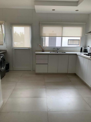 Casa En Alquiler Amoblada Con 3 Habitaciones En Araucarias Puertos Del Lago