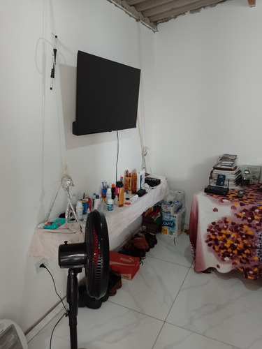 Casa Com Dois Quartos Sala Cozinha Americana Um Banheiro