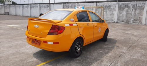 Imagen 6 de 15 de Chevrolet Sail Sedan Taxi Amarillo