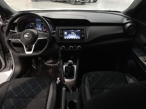 Nissan Kicks Sense Manual.....