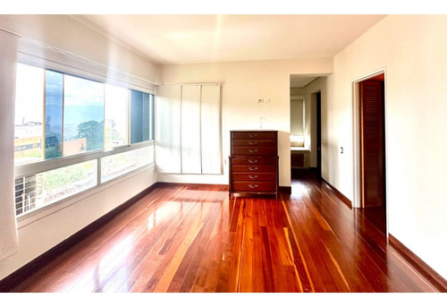 Vendo Apto 223m2 4h/5b/3p Lomas De La Lagunita 2890
