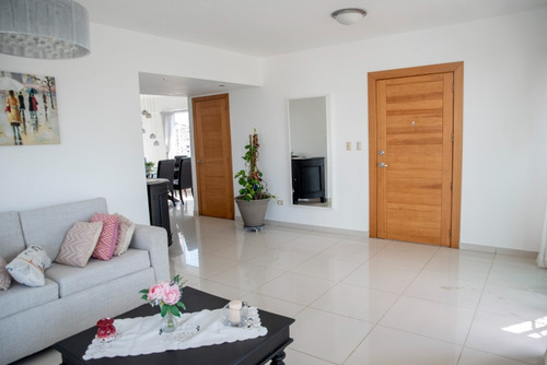 Penthouse De 3 Niveles En Naco A Pocos Minutos De La Av. 27