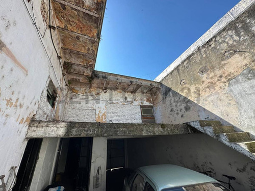 Casa A Reciclar Con Amplio Terreno Y Tinglado En El Fondo