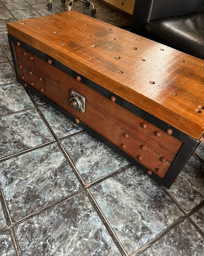 Hermoso Rack Restaurado A Partir De Antigua Máquina (Usado)