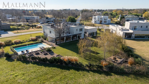 Casa En Venta 5 Dormitorios Estancias Golf