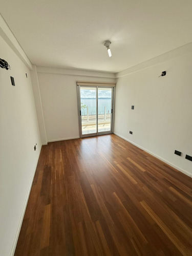 Departamento En Venta En Costanera Frente Al Rio