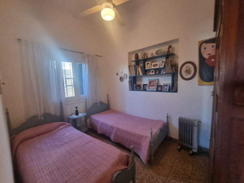 Casa En Venta Dos Dormitorios Y Patio