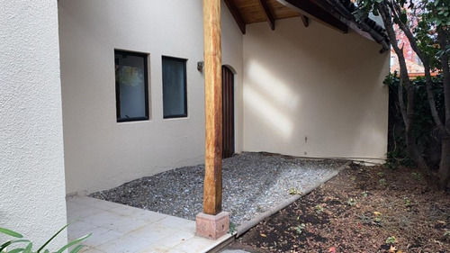 Espectacular Casa En Lo Barnechea, ¡gran Oportunidad!