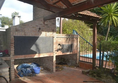 Casa De 3 Dormitorios En Parque Del Plata Sur